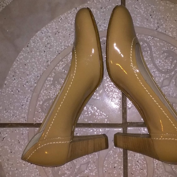 AGL made in Italy  Vero Cucio Pump Sz 6.5 /36 1/2 - Picture 3 of 8